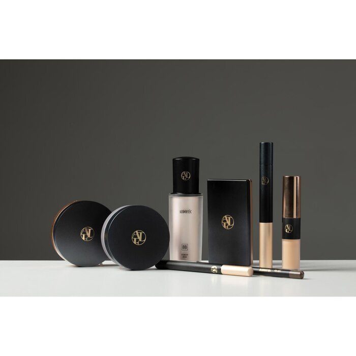 Vennis Ma AIDOFÉC 8-in-1 Makeup Set